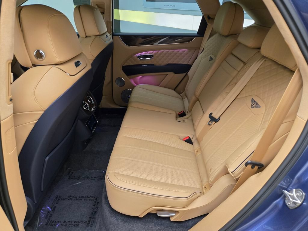 Certified 2023 Bentley Bentayga AWD/4WD image 18