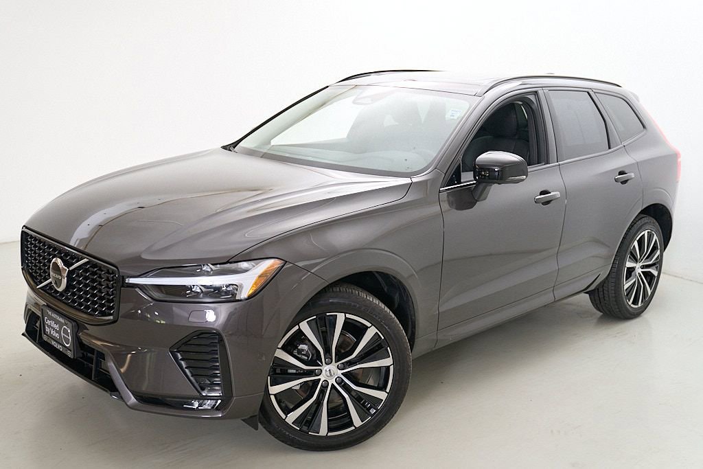 Certified 2025 Volvo XC60 B5 Plus AWD/4WD image 4