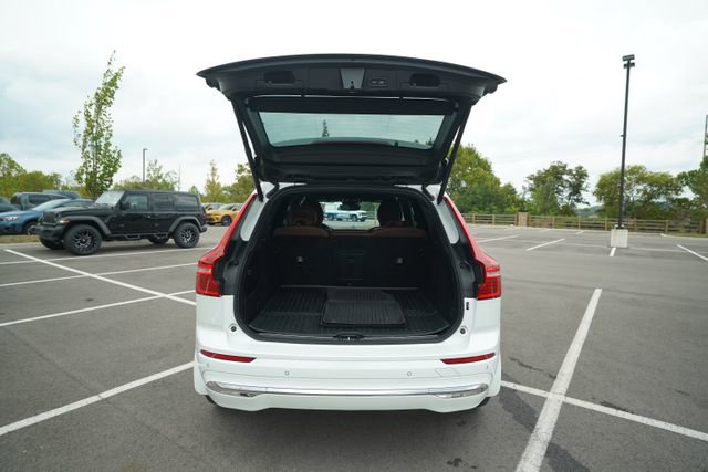 Used 2023 Volvo XC60 T8 Ultimate w/ Climate Package image 15