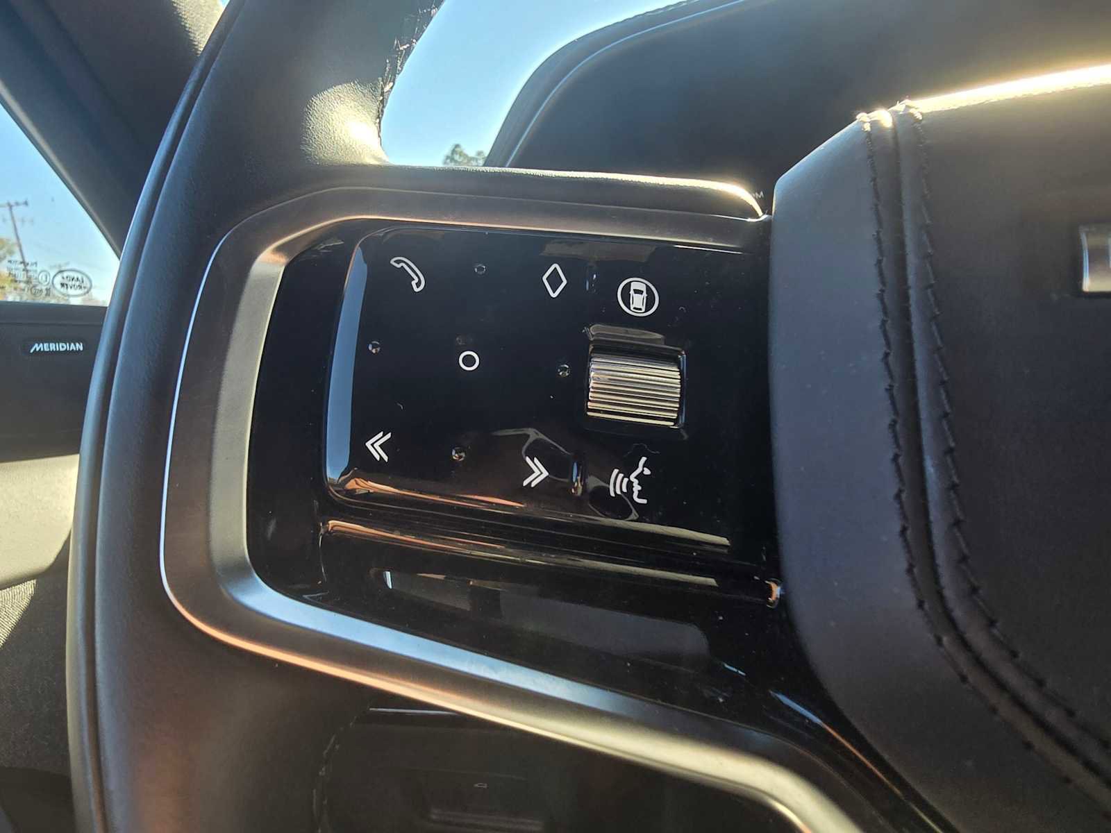 Used 2024 Land Rover Range Rover Sport SE image 33