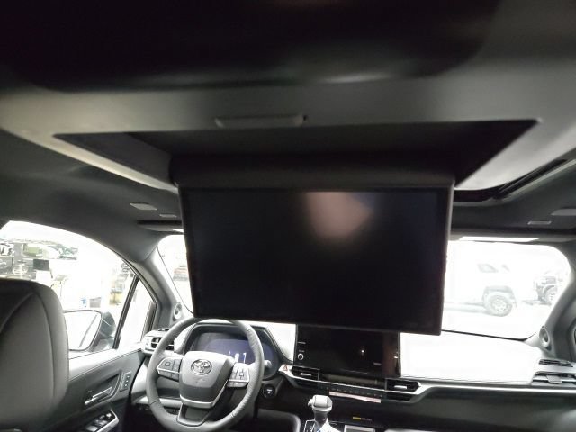 New 2026 Toyota Sienna Platinum AWD/4WD image 15