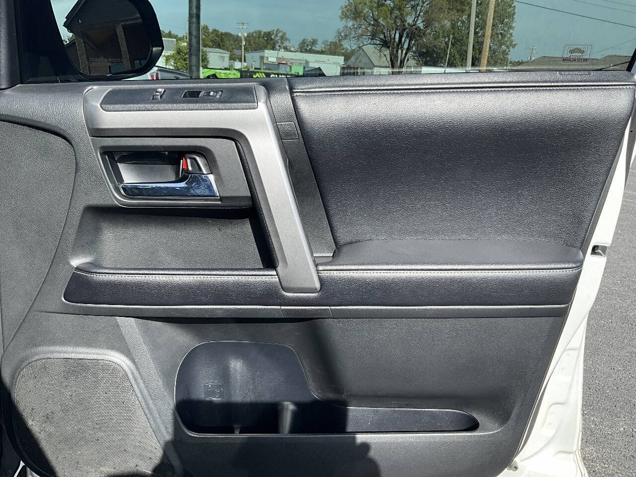 Used 2018 Toyota 4Runner SR5 Premium AWD/4WD image 27