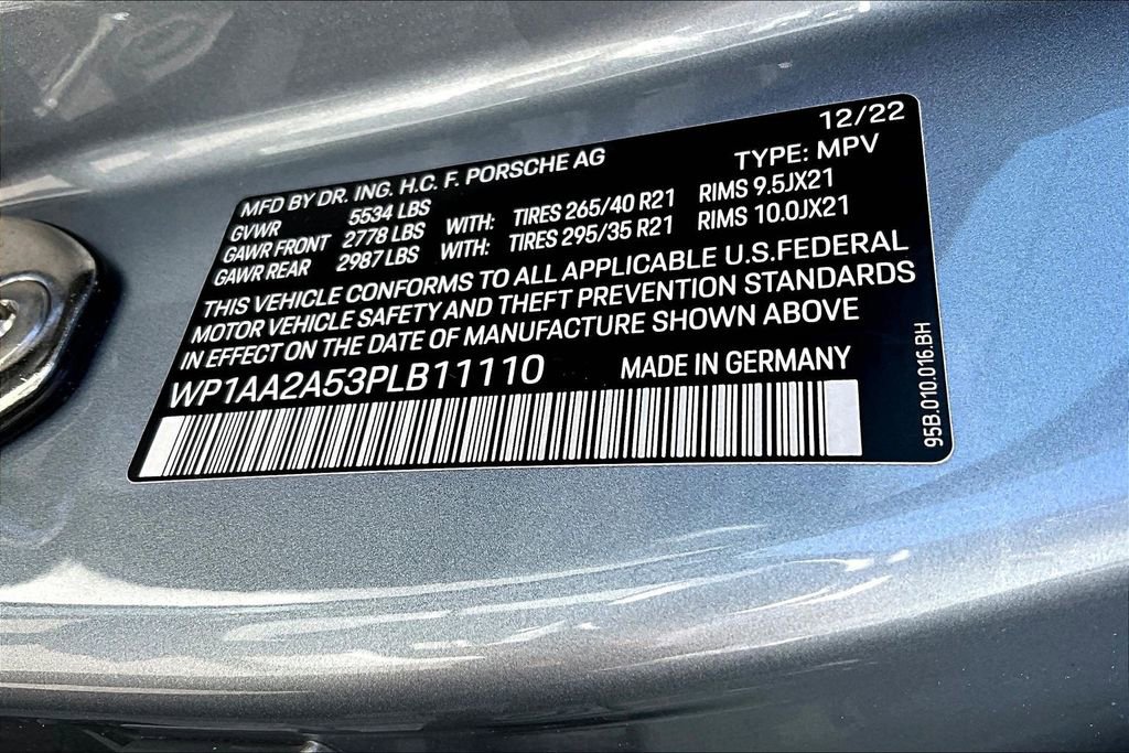 Used 2023 Porsche Macan Turbo image 16