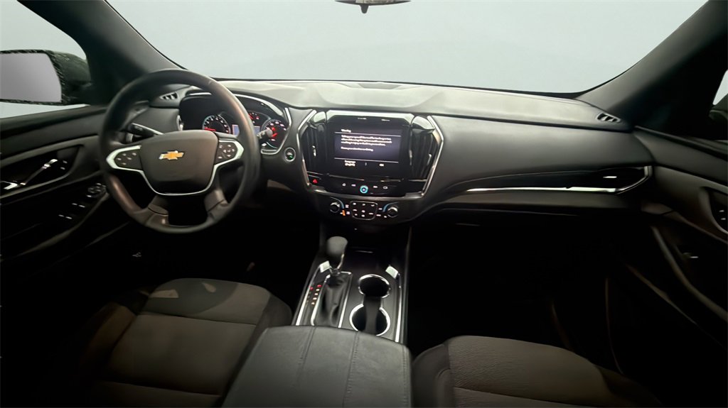 Used 2023 Chevrolet Traverse LT image 14