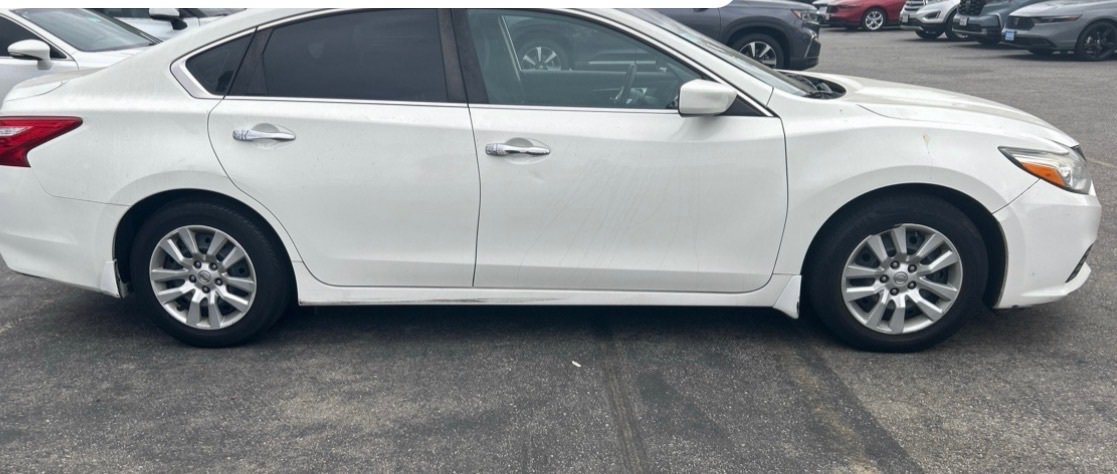 Used 2017 Nissan Altima 2.5 S w/ Power Driver Seat Package FWD image 1