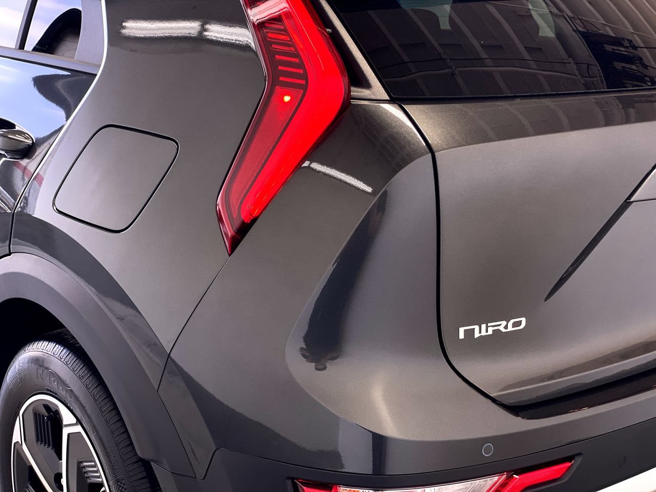 New 2026 Kia Niro EX w/ EX Premium Package FWD image 9
