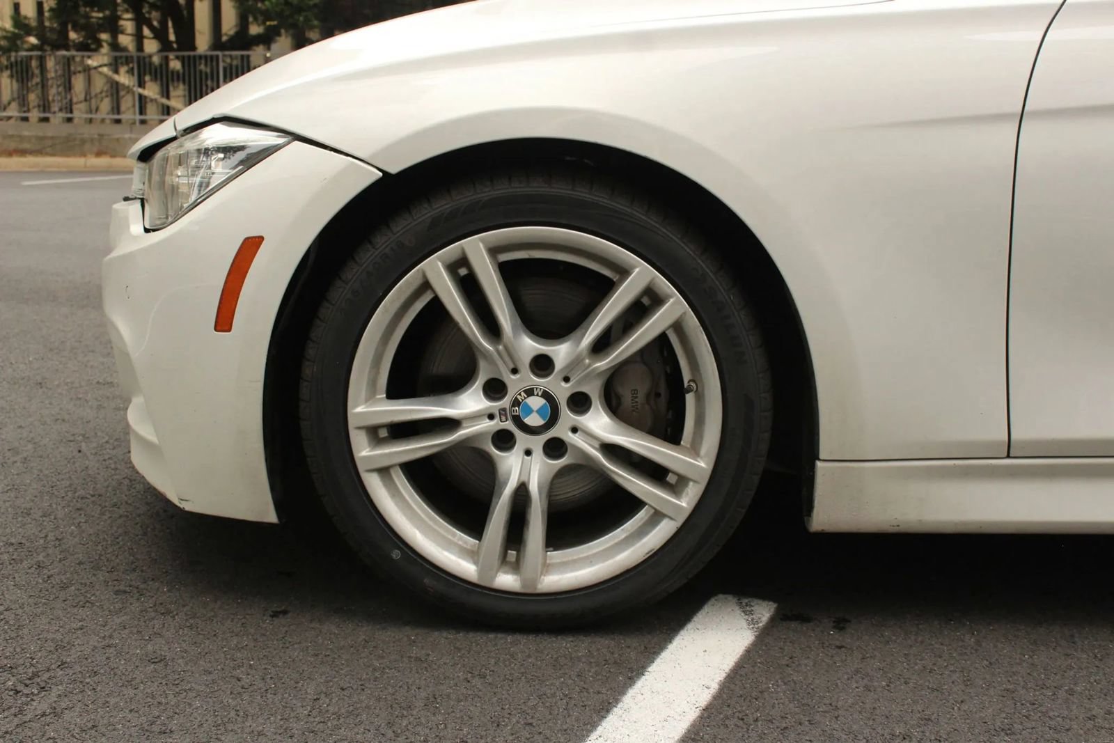 Used 2016 BMW 328i Sedan w/ M Sport Package RWD image 11
