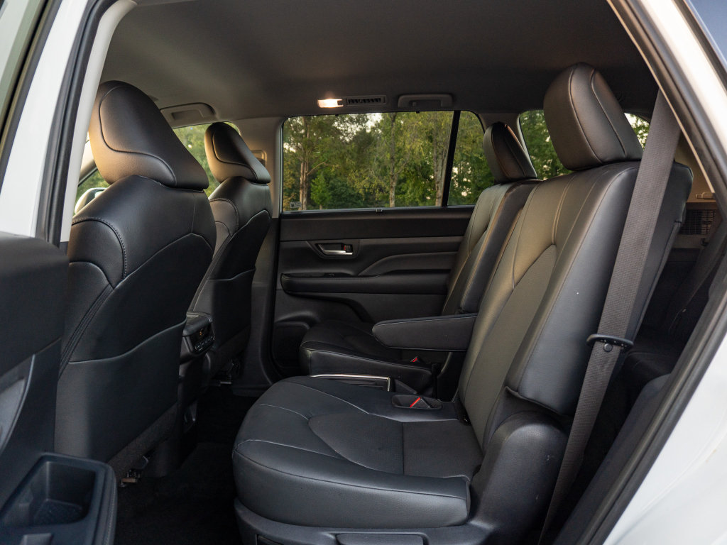 Used 2025 Toyota Grand Highlander AWD image 14