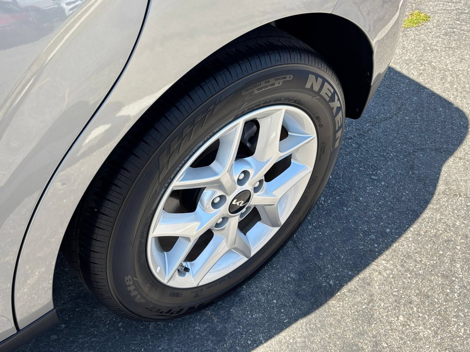 Used 2025 Kia Soul LX w/ LX Technology Package FWD image 30