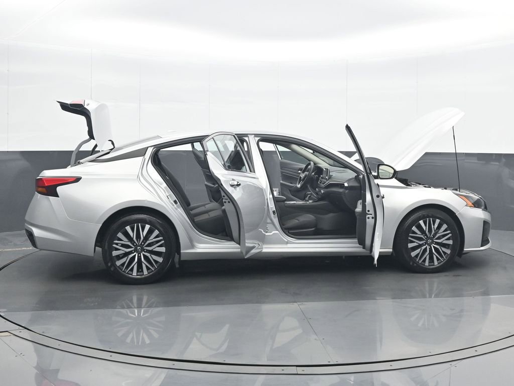 Used 2024 Nissan Altima 2.5 SV image 36
