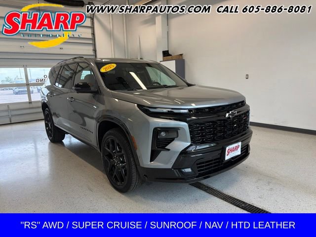 Used 2025 Chevrolet Traverse RS w/ LPO, Floor Liner Package AWD/4WD image 1
