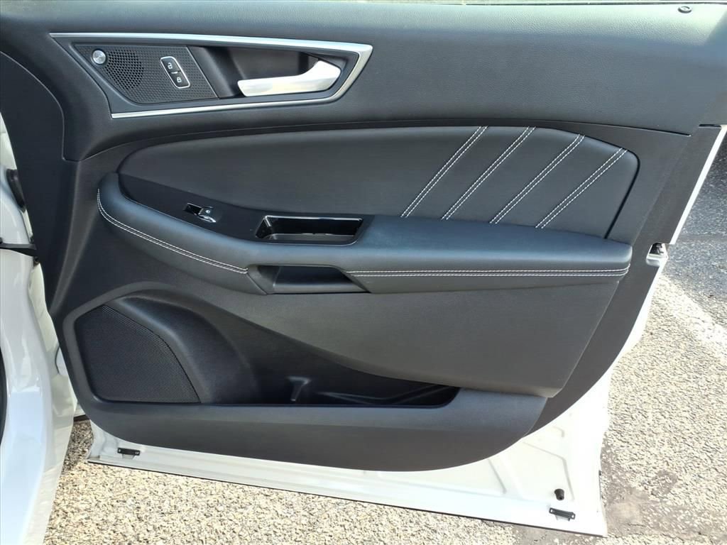 Used 2019 Ford Edge ST w/ Convenience Package AWD/4WD image 9