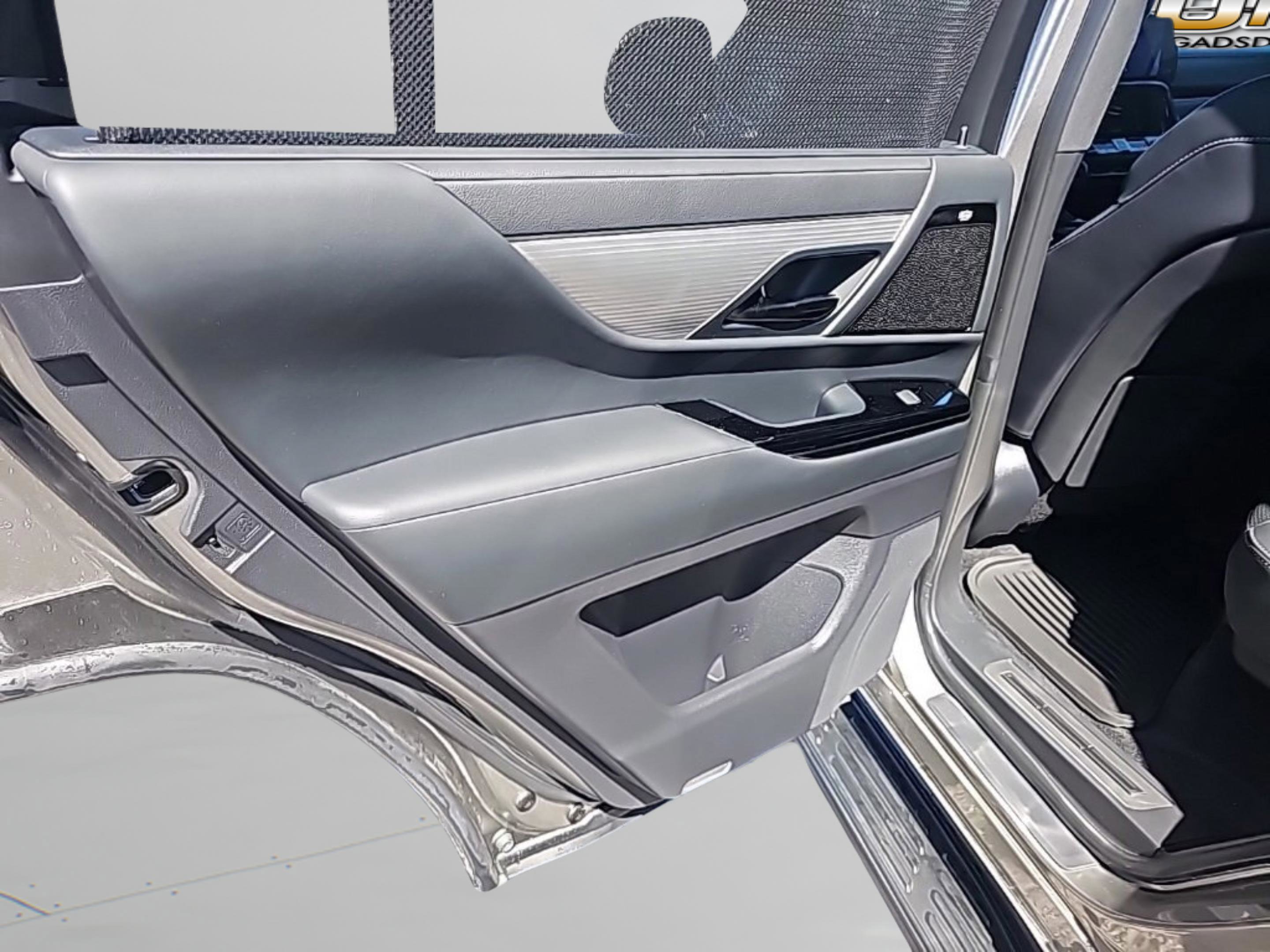 Used 2023 Lexus LX 600 F Sport image 27