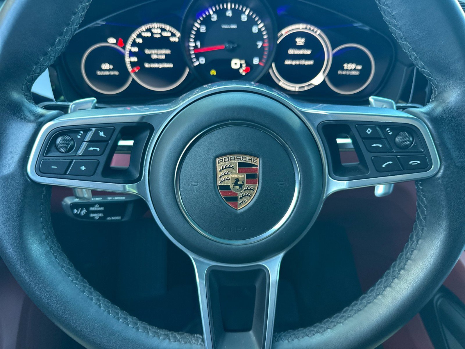 Certified 2022 Porsche Cayenne Platinum Edition image 23
