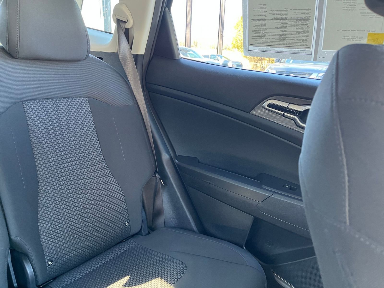 Used 2025 Kia Sportage LX image 36