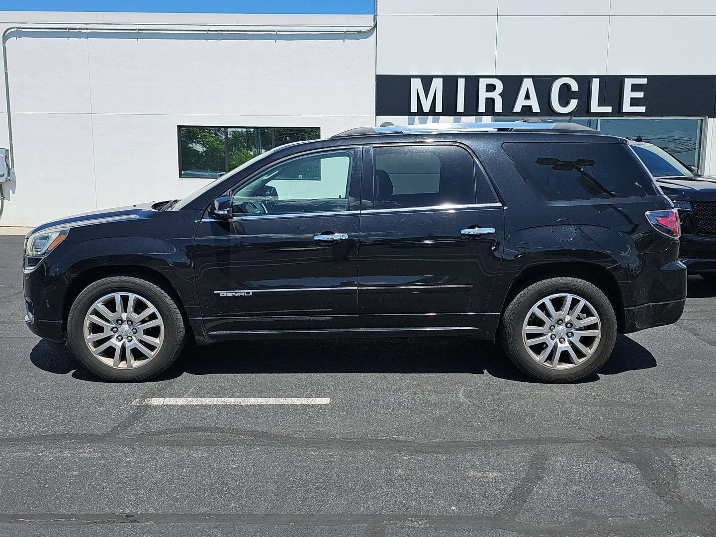 Used 2016 GMC Acadia Denali AWD/4WD image 3