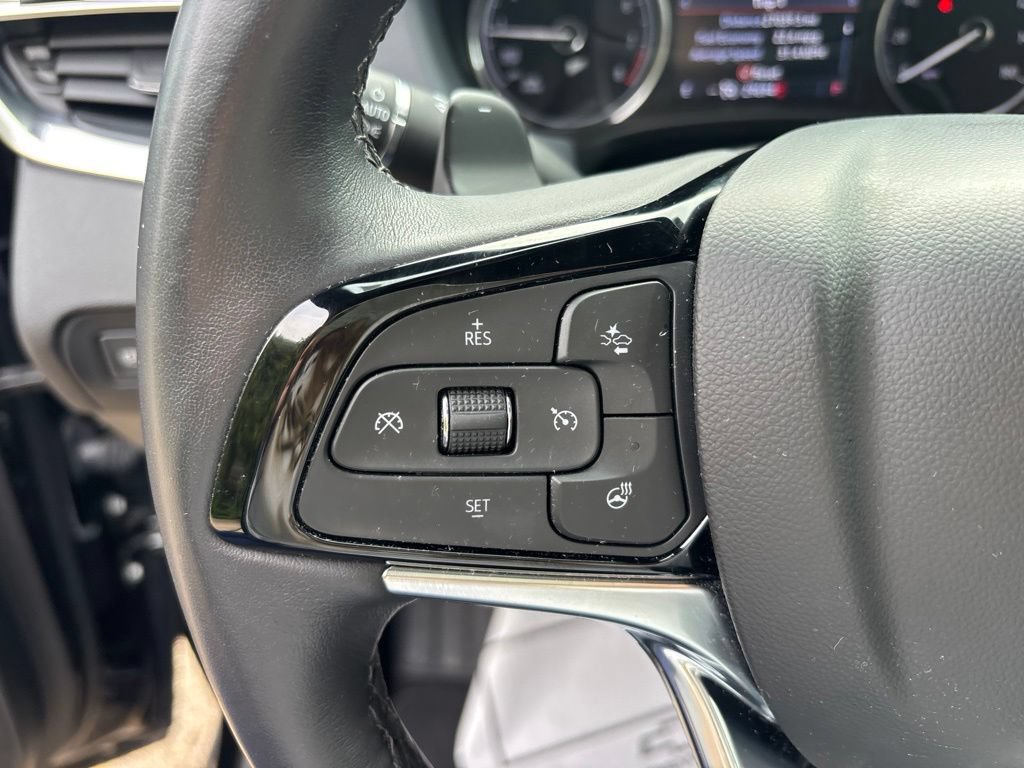 Used 2023 Buick Enclave Essence FWD image 12