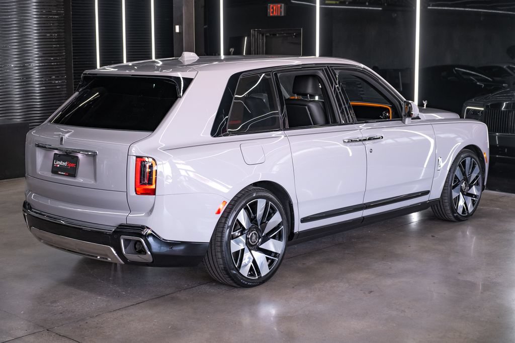 Used 2026 Rolls-Royce Cullinan AWD/4WD image 11