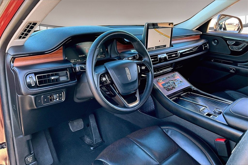 Used 2020 Lincoln Aviator Reserve image 13