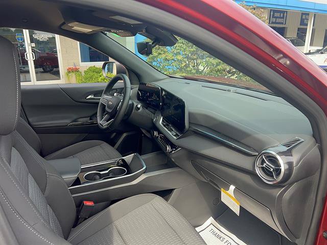 Used 2025 Chevrolet Equinox LT w/ Safety and Technology Package FWD image 12