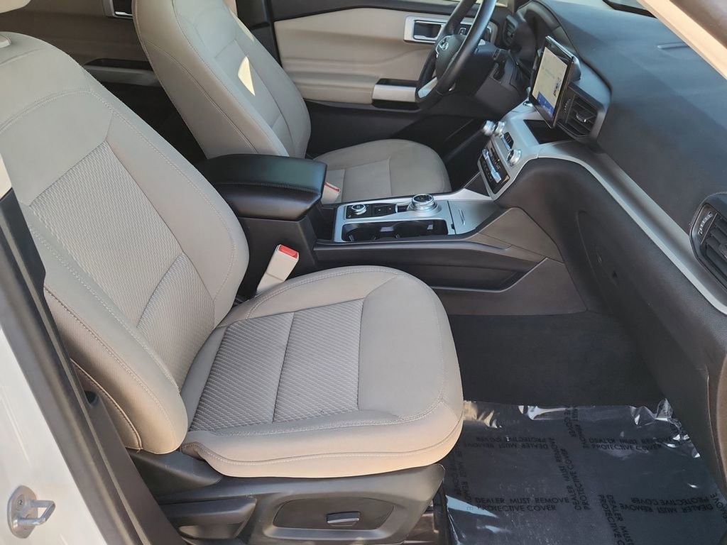 Used 2022 Ford Explorer XLT image 18