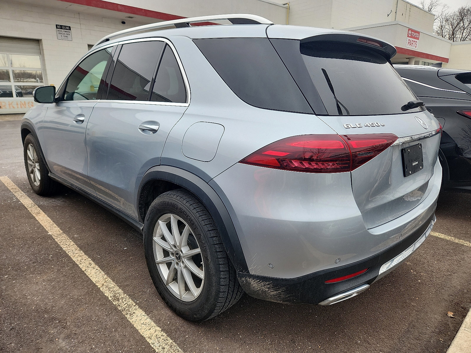 Used 2024 Mercedes-Benz GLE 450e 4MATIC image 4