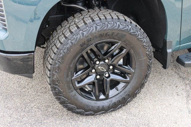 New 2026 Chevrolet Silverado 1500 LT Trail Boss w/ LPO, Dark Essentials Package image 7