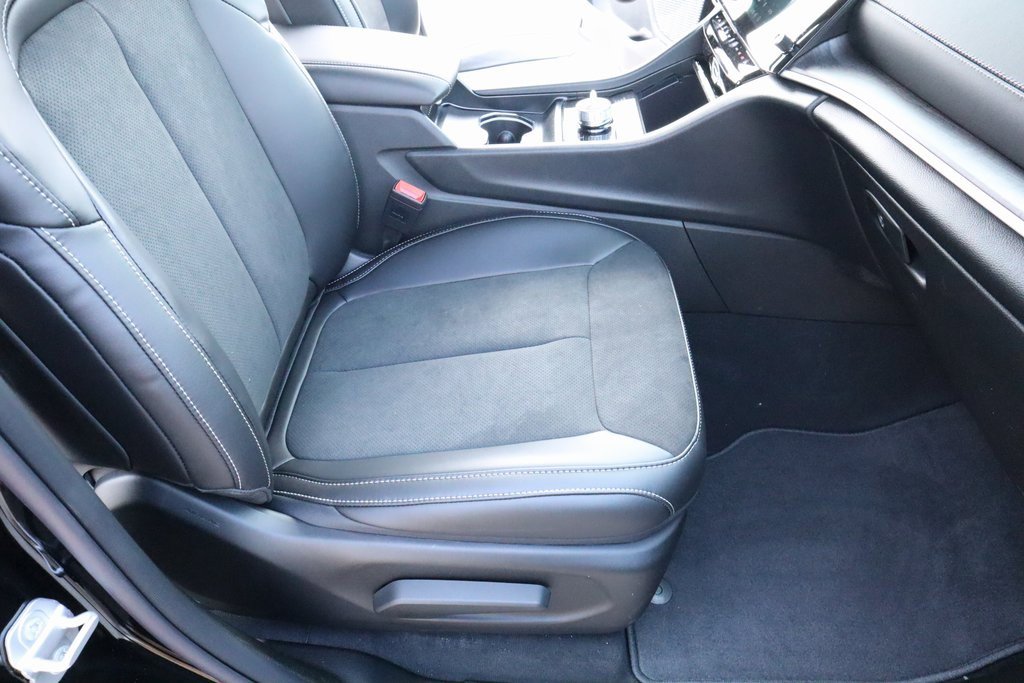 New 2026 Jeep Grand Cherokee Laredo image 14