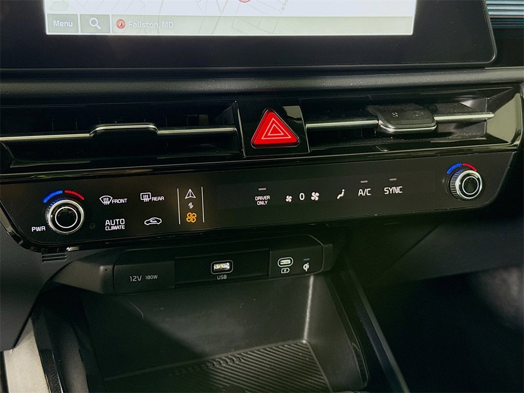 Used 2024 Kia Niro EX Touring image 10