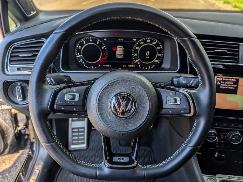 Used 2018 Volkswagen Golf R 4-Door AWD/4WD image 18