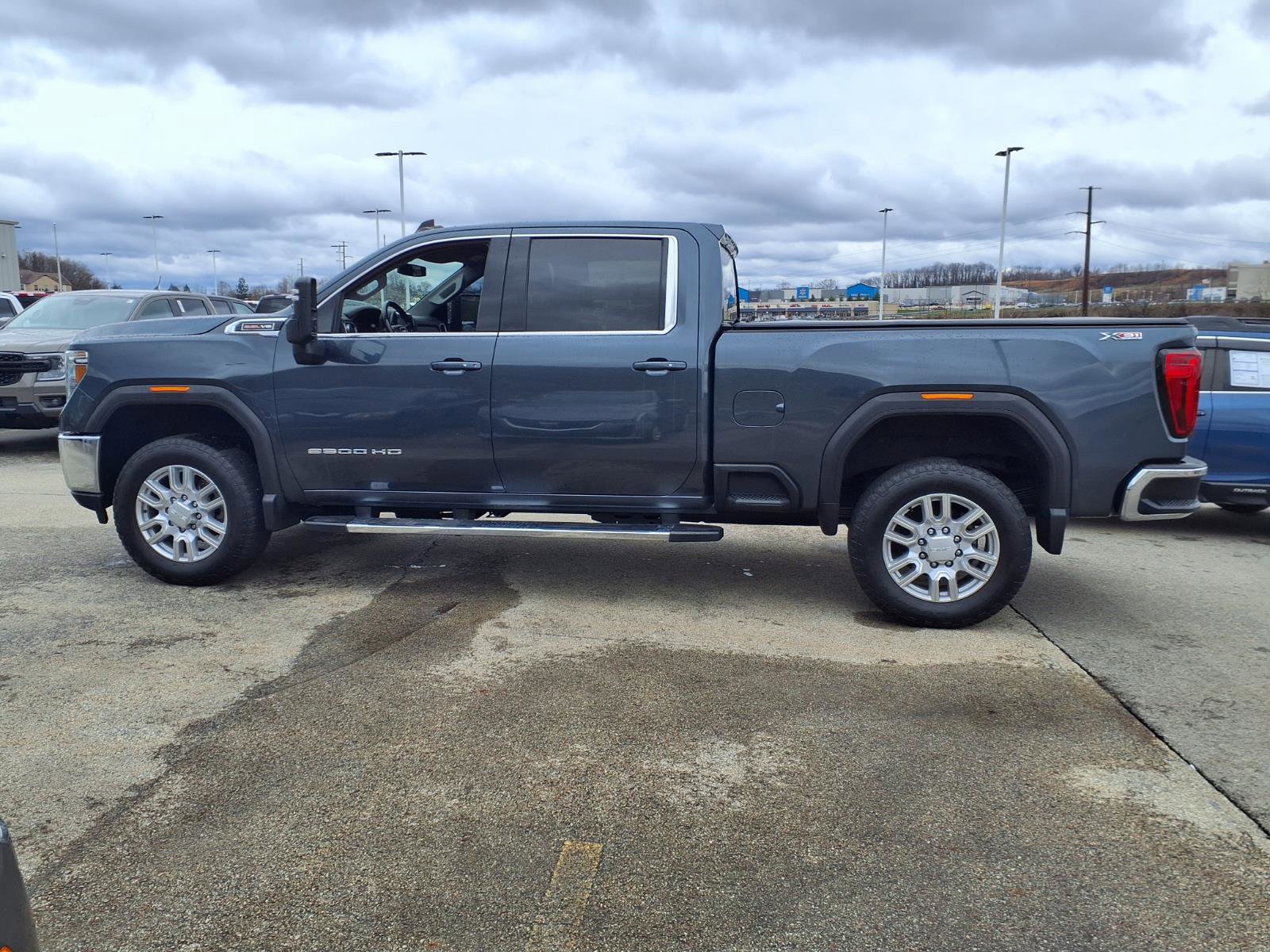 Used 2020 GMC Sierra 2500 SLE w/ SLE Value Package; image 4