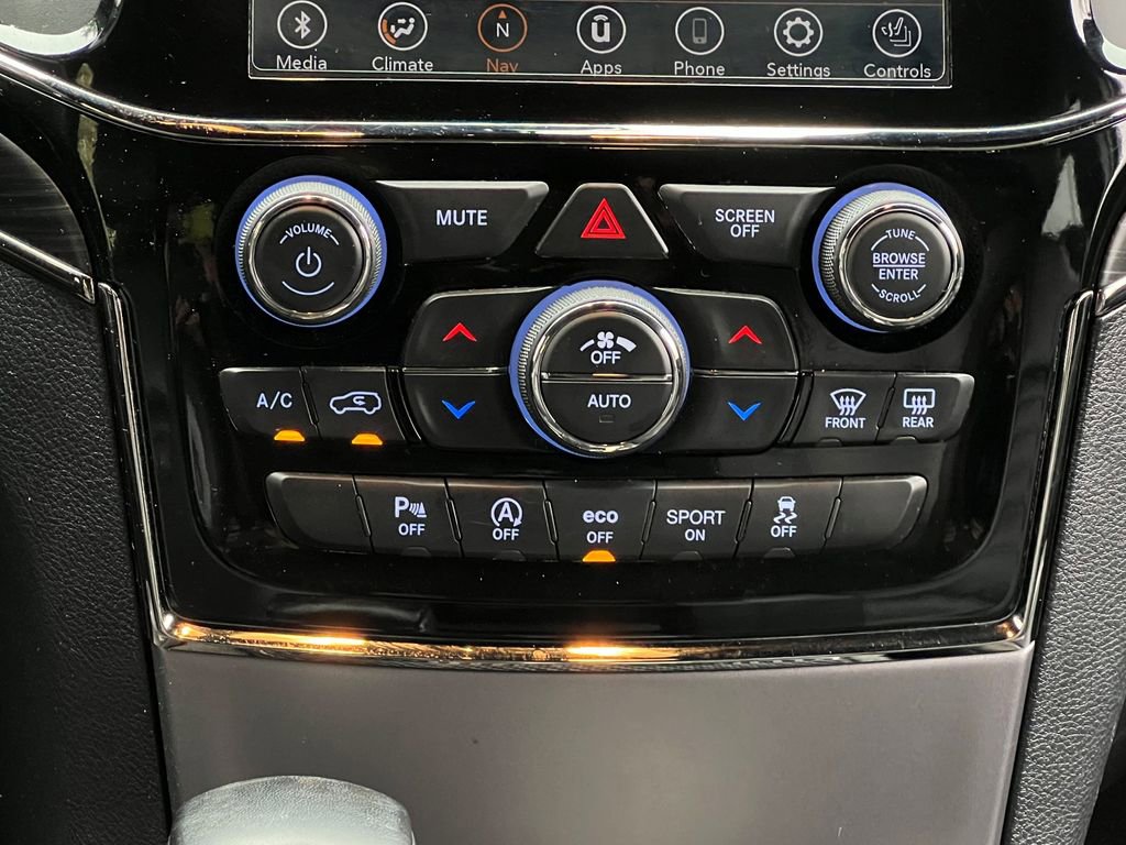 Used 2020 Jeep Grand Cherokee Limited X image 25