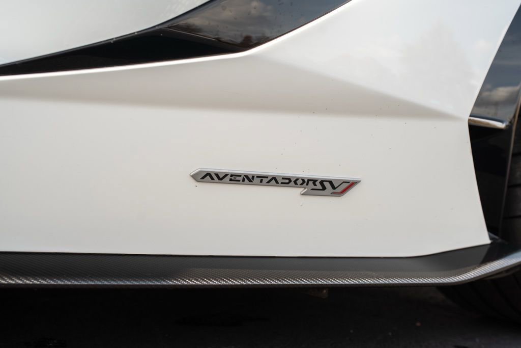 Used 2021 Lamborghini Aventador SVJ image 17