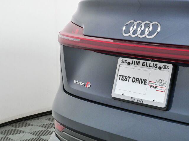 Used 2023 Audi e-tron S Prestige w/ Prestige Package AWD/4WD image 38