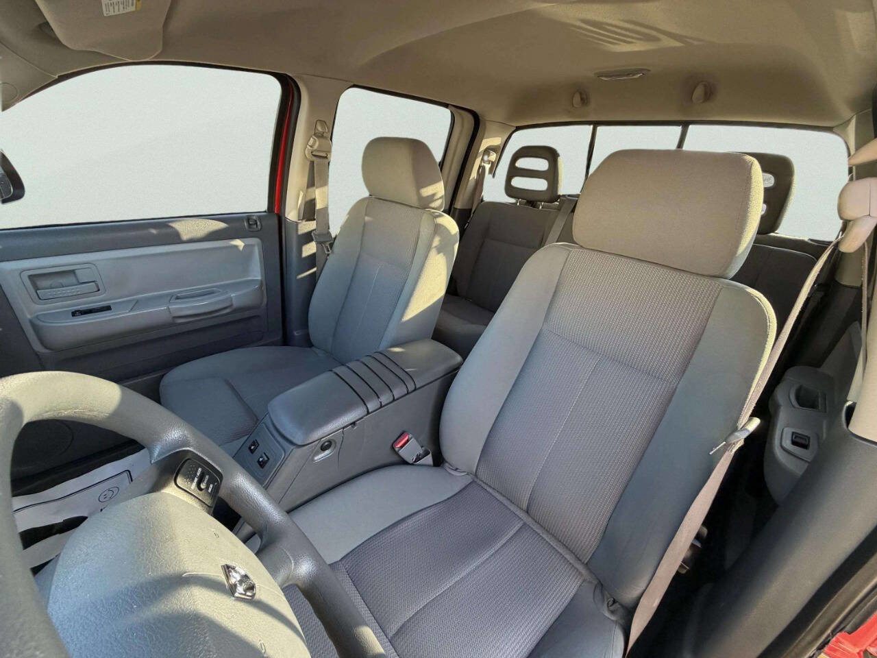 Used 2005 Dodge Dakota SLT image 16