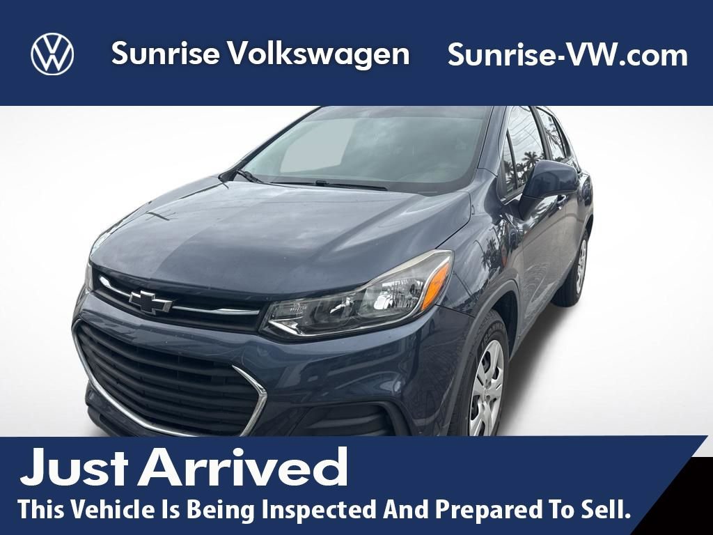 Used 2019 Chevrolet Trax LS image 1
