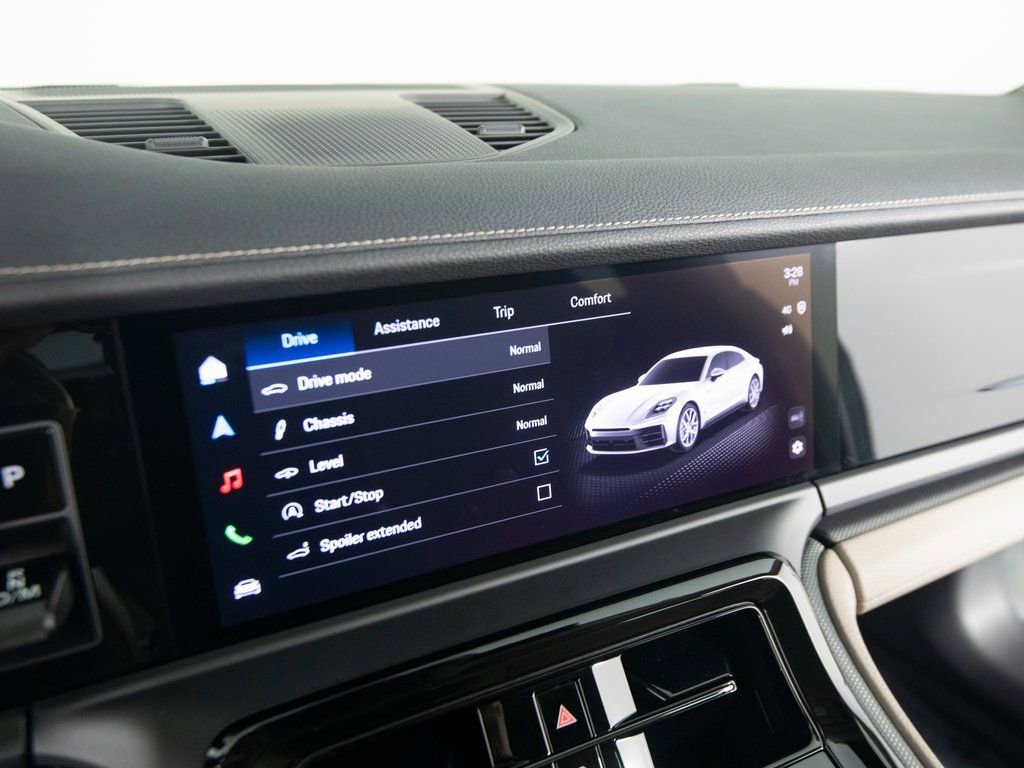 Certified 2025 Porsche Panamera 4 image 23