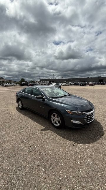 Used 2020 Chevrolet Malibu LS w/ LPO, Convenience Package 1 FWD image 2