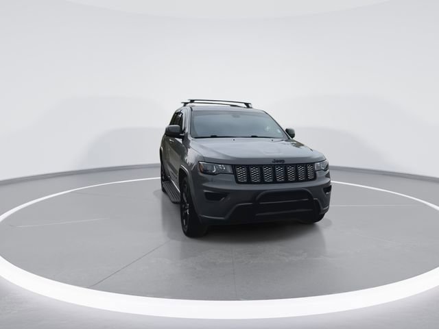 Used 2021 Jeep Grand Cherokee Laredo X RWD image 3