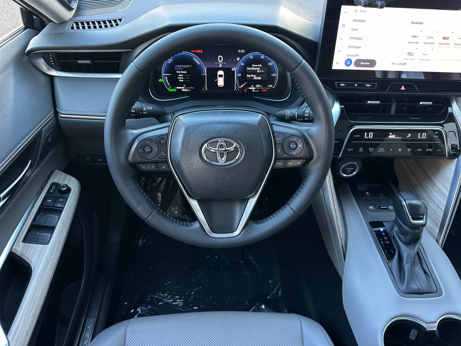 Used 2024 Toyota Venza Limited AWD/4WD image 13