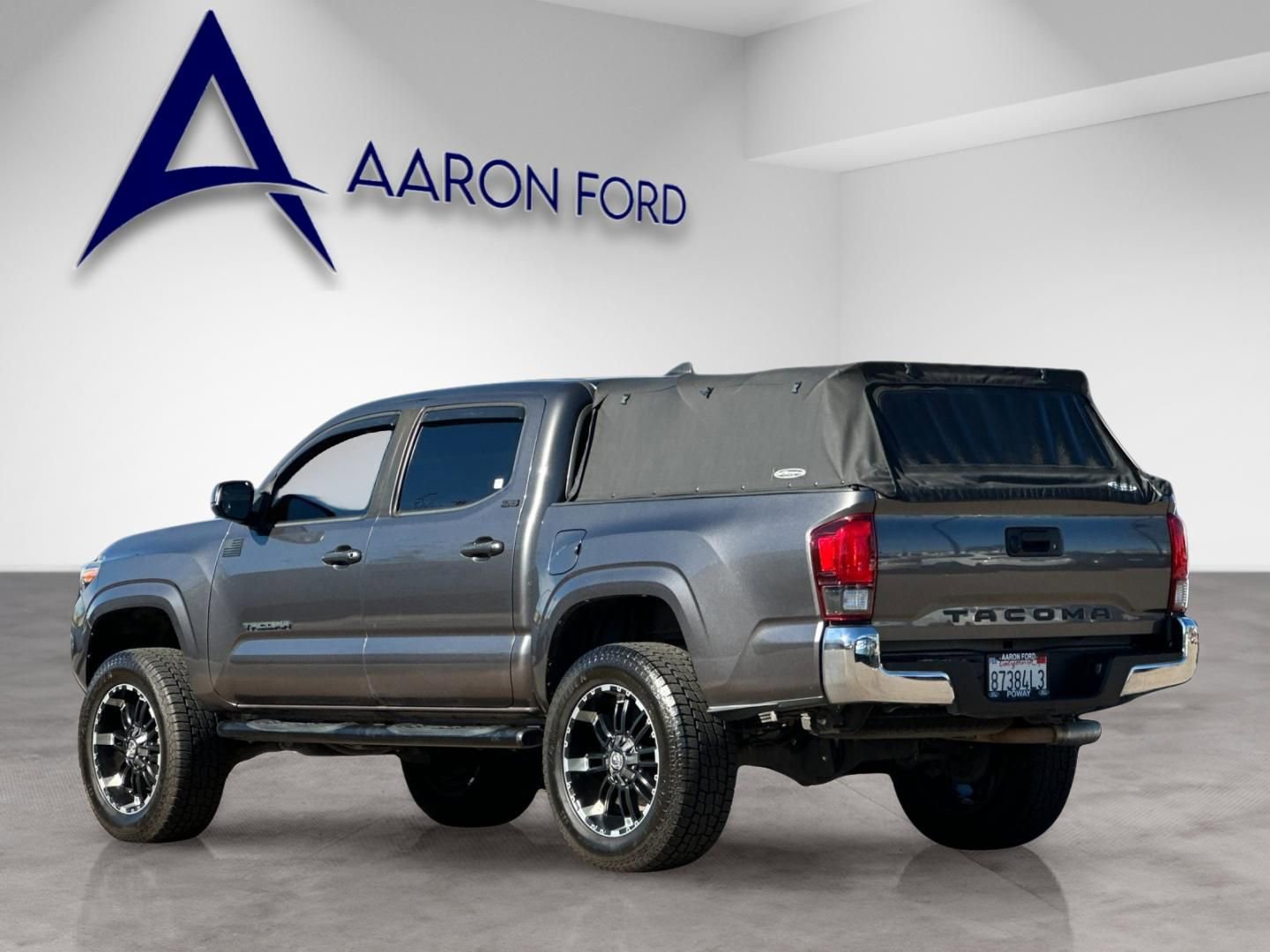 Used 2019 Toyota Tacoma SR5 image 3