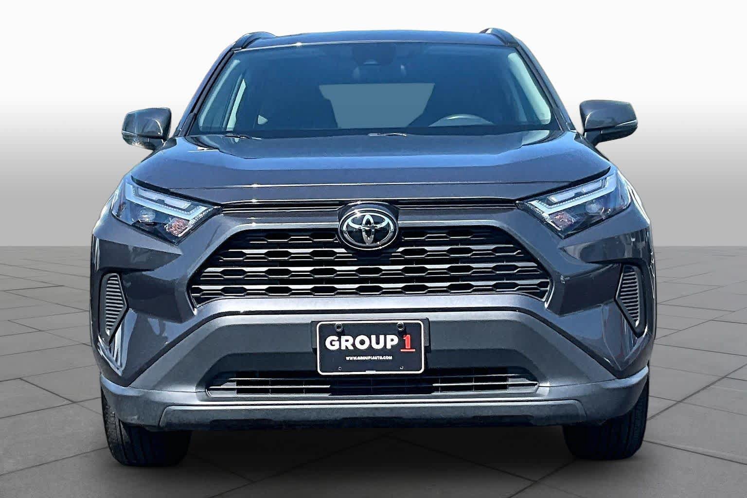 Used 2025 Toyota RAV4 XLE AWD/4WD image 4