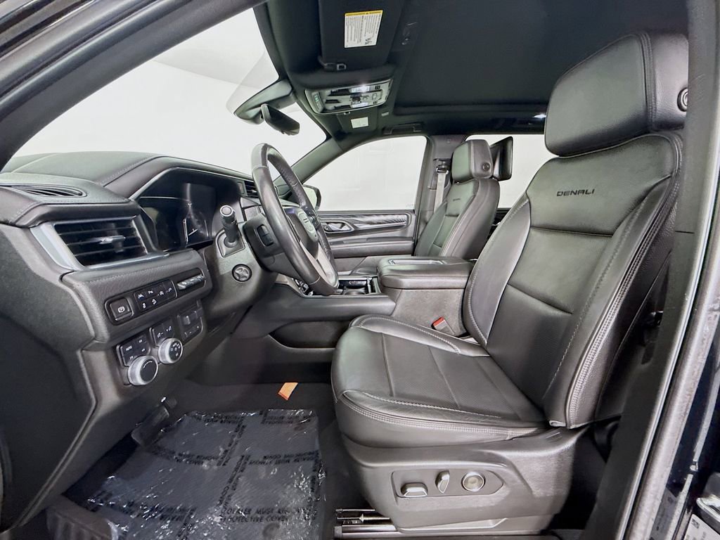 Used 2021 GMC Yukon XL Denali w/ Denali Premium Package AWD/4WD image 22