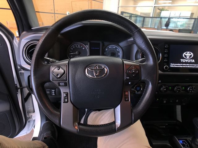 Used 2020 Toyota Tacoma TRD Sport w/ Technology Package AWD/4WD image 13