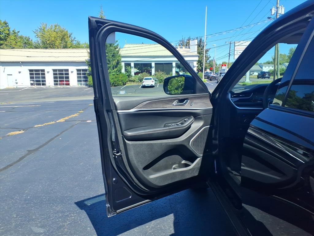 Used 2024 Jeep Grand Cherokee Limited 4xe image 14