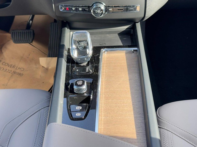 New 2026 Volvo XC60 B5 Plus w/ Protection Package Premier image 9