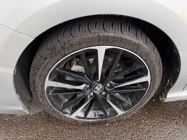 Used 2019 Toyota Camry XSE FWD image 11