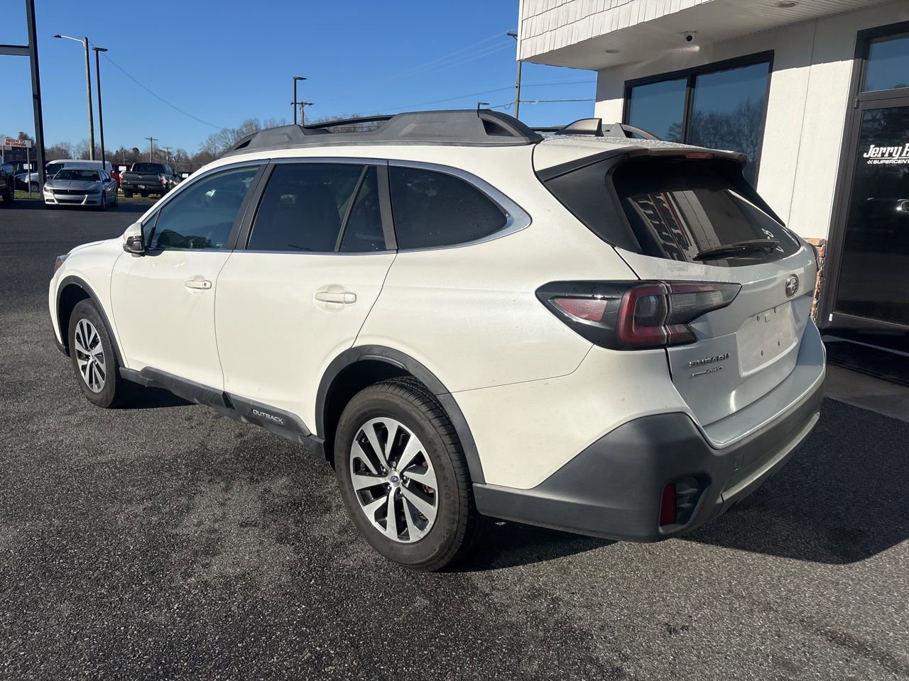 Used 2021 Subaru Outback Premium image 6
