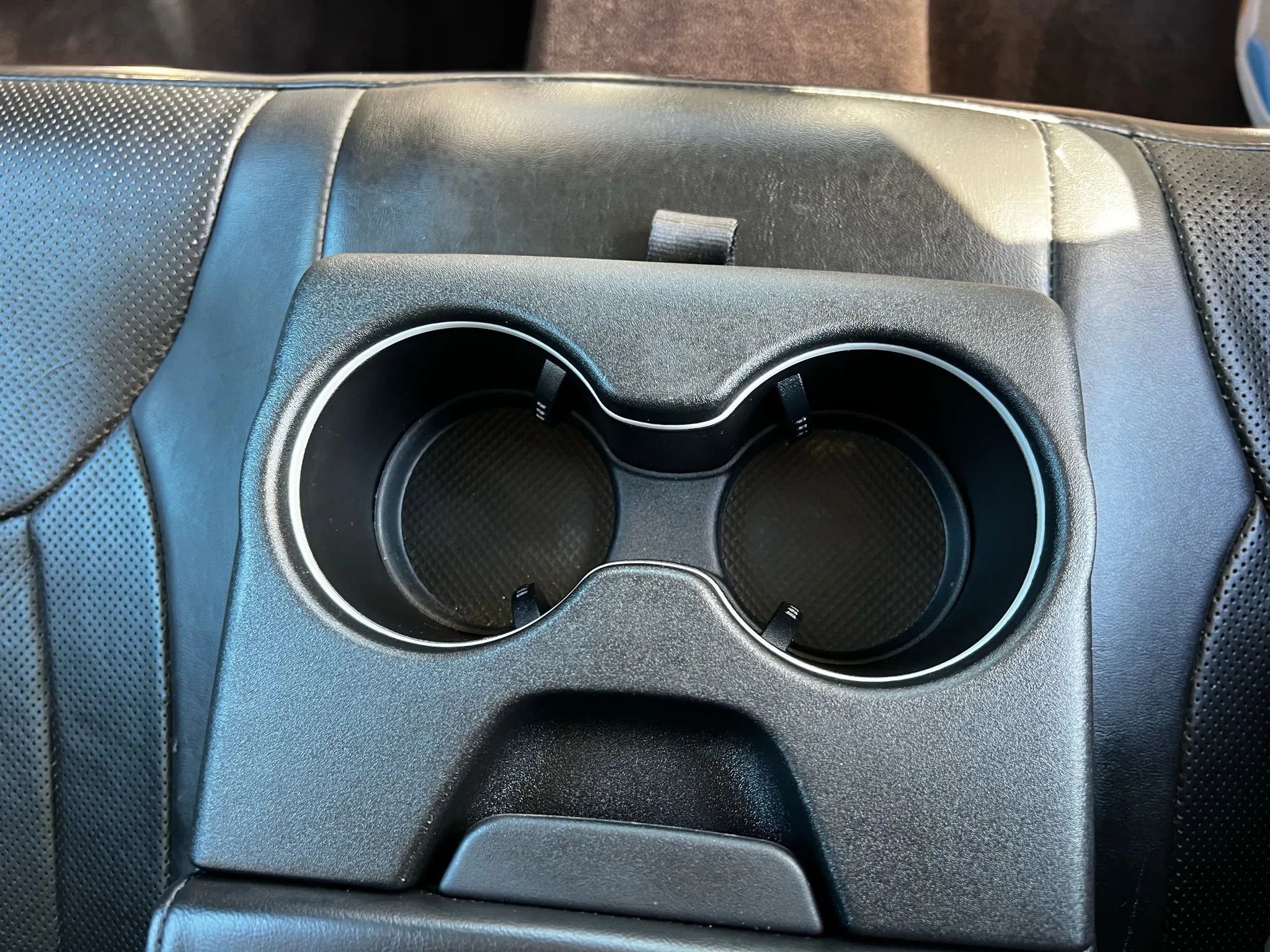 Used 2016 Chrysler 300 C image 22