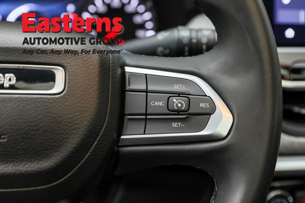 Used 2022 Jeep Compass Latitude w/ Sun and Sound Group image 16